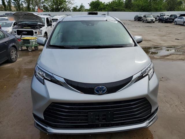 2022 Toyota Sienna Le